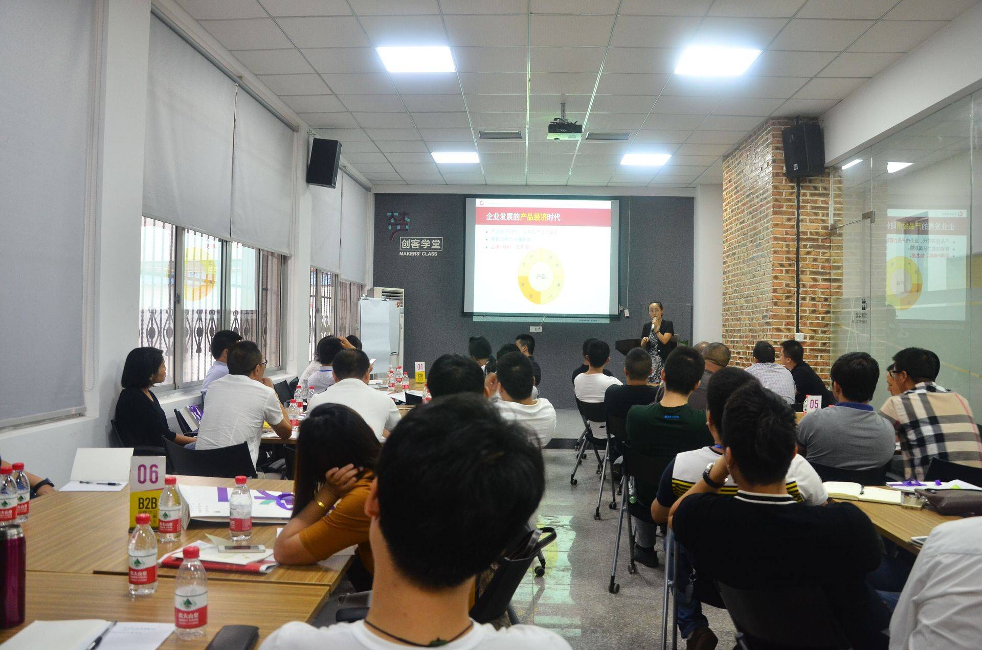 f0ecea71af9a8b081cbf37f4080481c5.jpg
